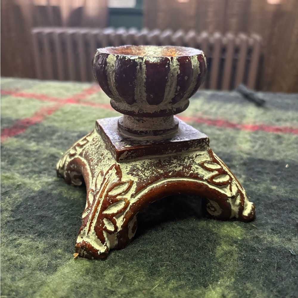 Vintage-Inspired Brown Candle Holder